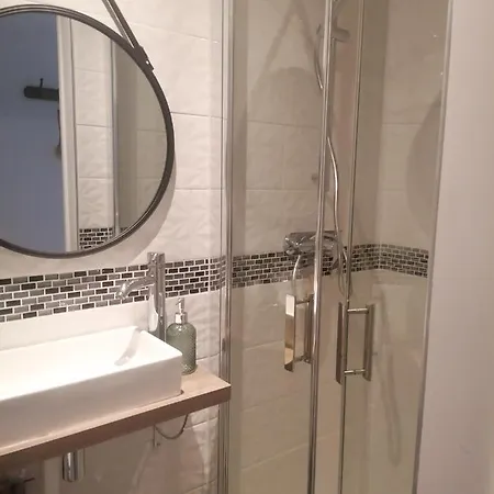 Apartment Jolie F2, 4 Pers, A 25 Min De Paris, 15min D'orly *